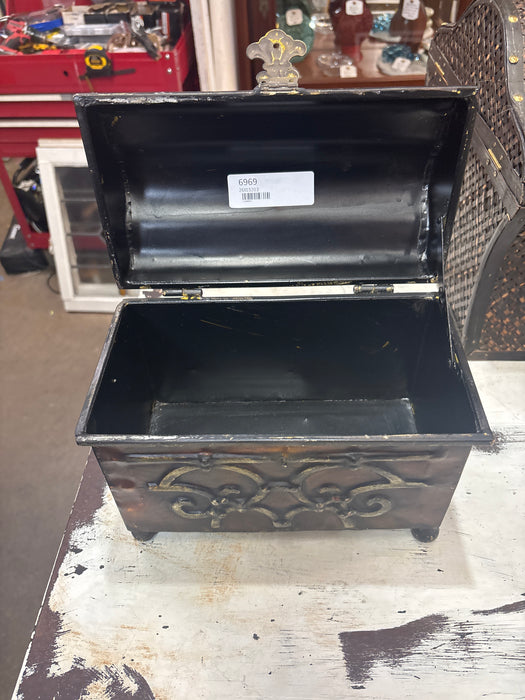 SMALL METAL BOX WITH HANDLES
