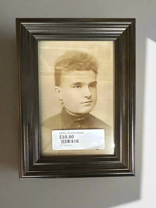 SMALL BLACK FRAME