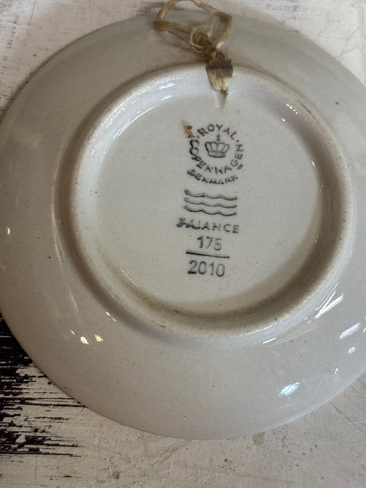 ROYAL COPENHAGEN GEORGE WASHINGTON BUTTER PAT