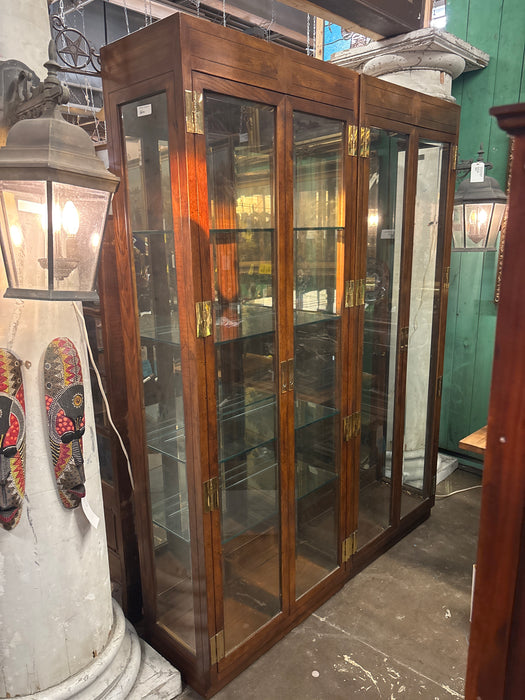 MID CENTURY OAK DISPLAY CASE WITH 4 GLASS SHELVES 1 EACH OF 2