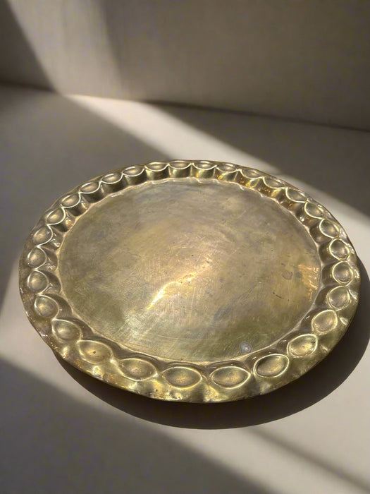ROUND BRASS TRAY