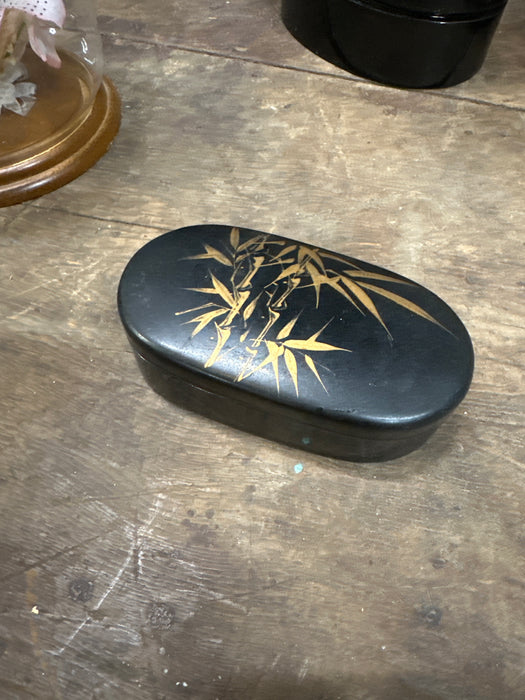VINTAGE ASIAN OVAL BAMBOO TRINKET BOX