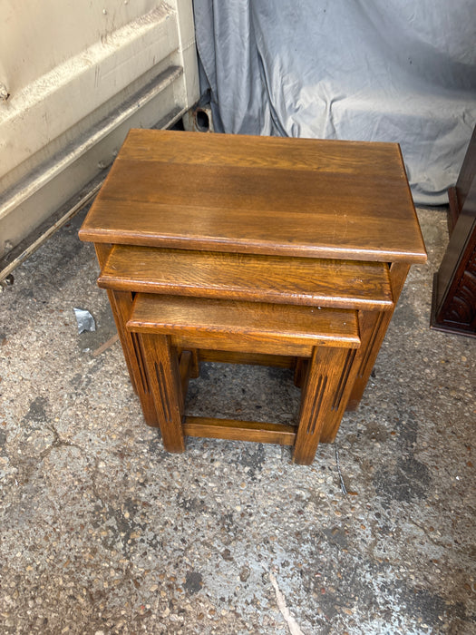 ARTS AND CRAFTS 3 PIECE STRAIGHT LEG STACKING TABLES