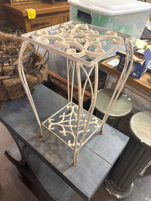 WHITE IRON PLANT STAND