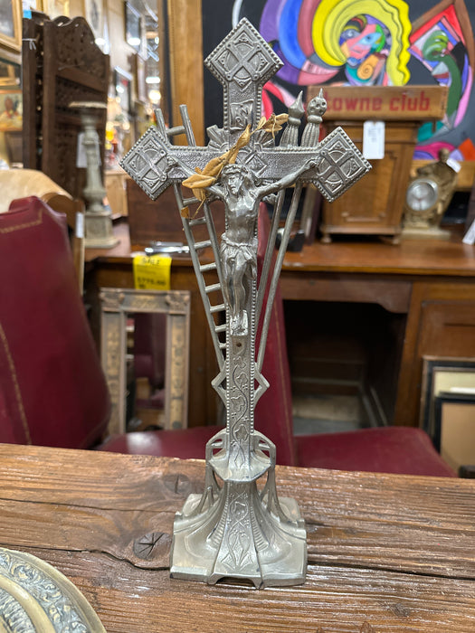 PEWTER METAL CRUCIFIX