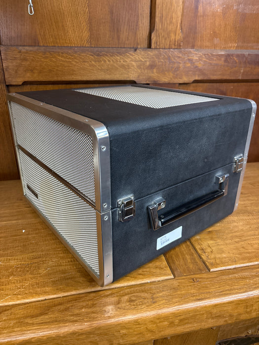 CONCORD AUTO TURNTABLE WITH 17 RECORDS