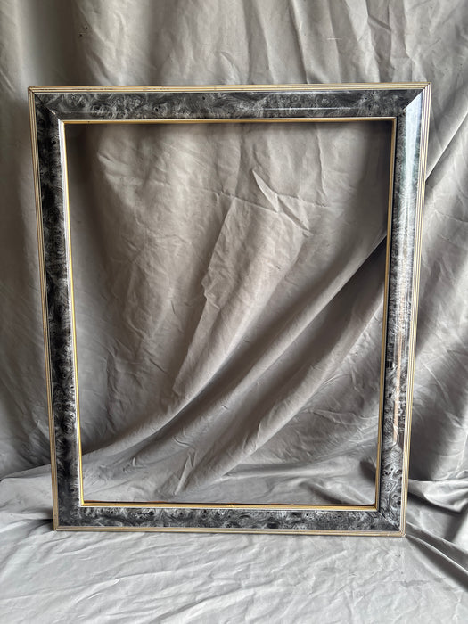 MEDIUM BLACK AND GREY MOTTLED FRAME - AS FOUND