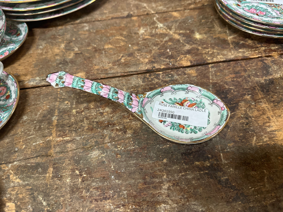 ROSE FAMILLE CHINA LADLE