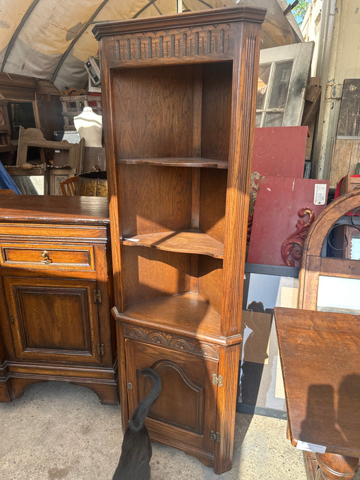 OAK CORNER CABINET