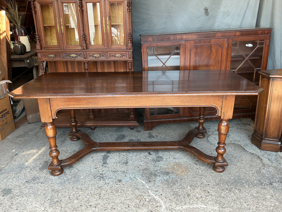 OAK PEGGED CANTED CORNER DINING TABLE