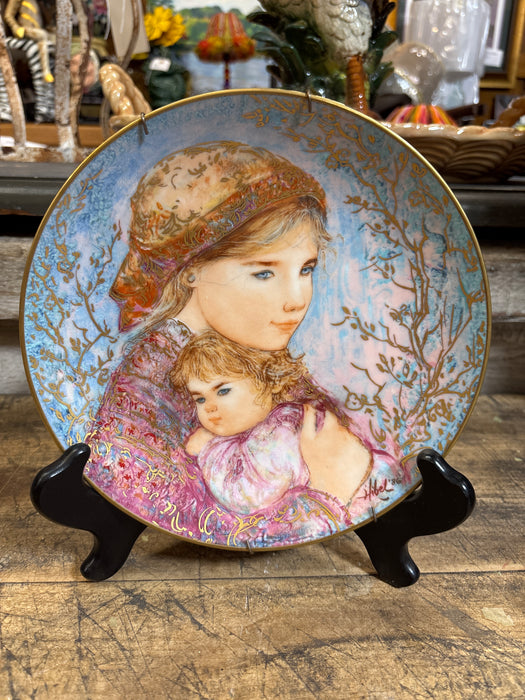 LIGHT BLUE MOTHER AND CHILD DISPLAY PLATE - SIGNED HIBEL '86