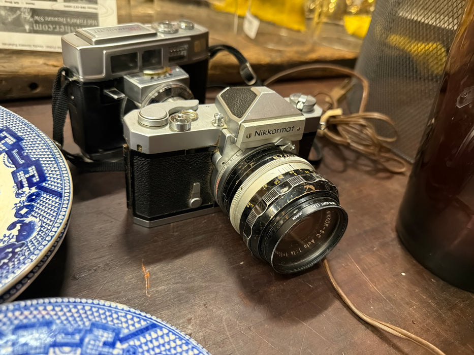 NIKON MAX CAMERA 35MM