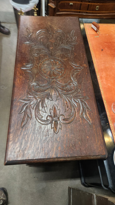 TILT TOP OAK TABLE/BENCH