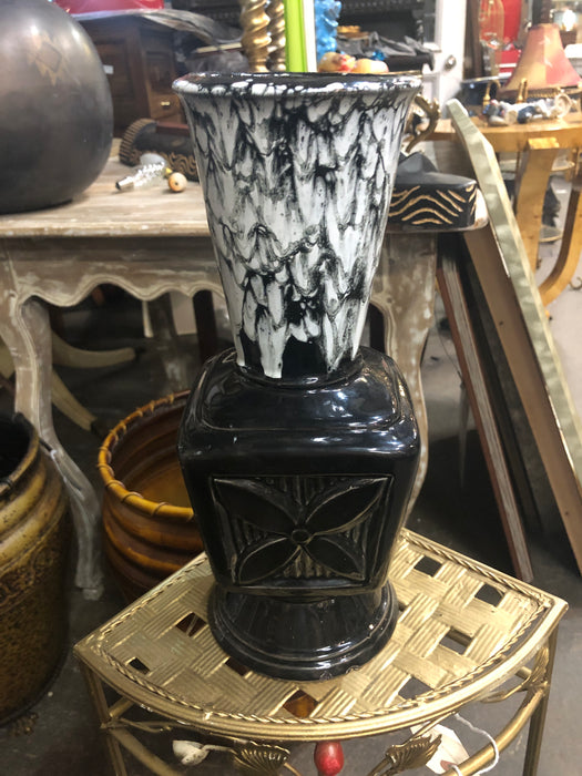 BLACK WITH WHITE SQUARE VASE