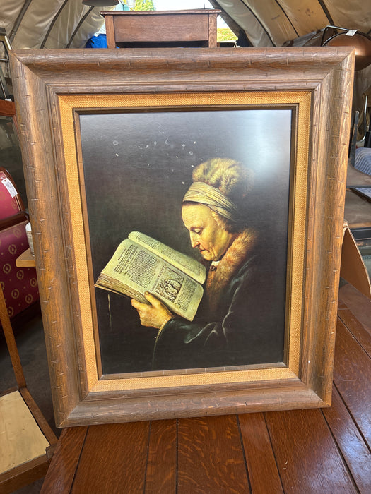 LARGE BROWN FRAMED PRINT OF OLD LADY READING