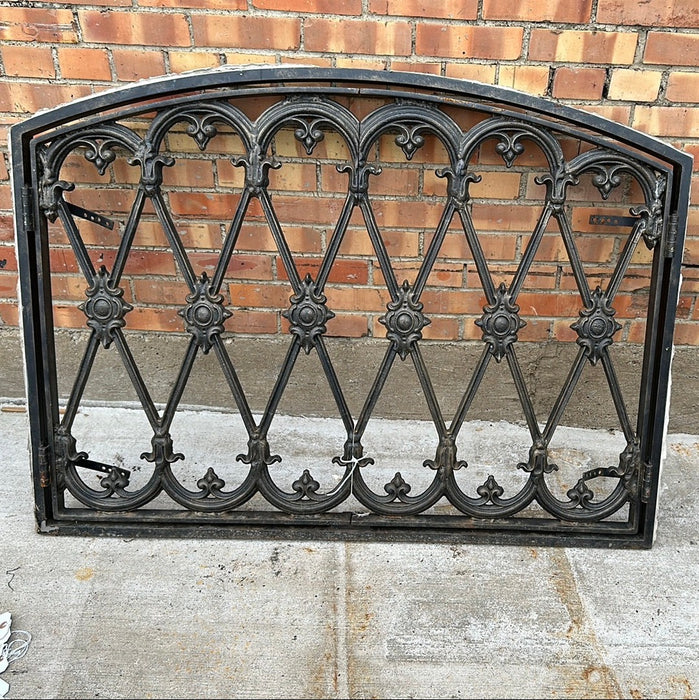 HEAVY ORNATE ARCHED DOOR FIRE PLACE SCREEN