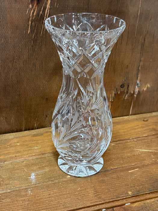CLEAR FOLIATE CUT GLASS VASE