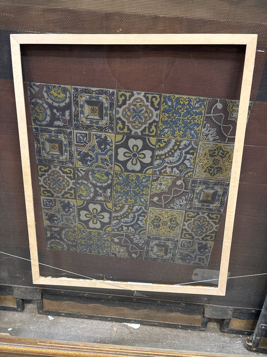 MEDIUM RAW WOOD FRAME