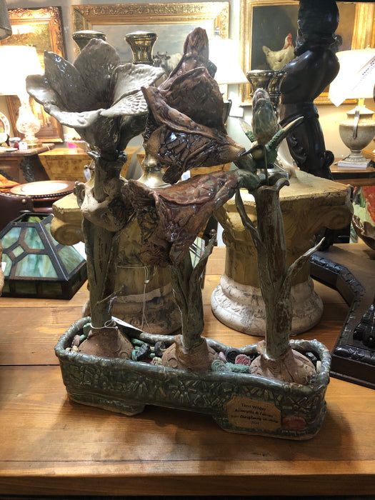 AMARYLIS POTTERY SCULPTURE