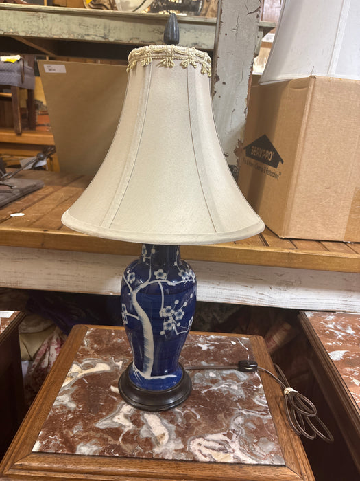 CHINESE BLUE AND WHITE PRUNUS BLOSSOM LAMP