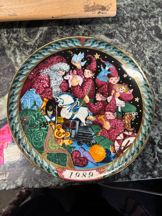 1989 CHRISTMAS COLLECTION PLATE