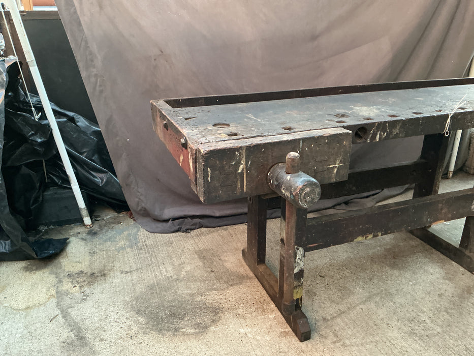 SMALL SLENDER LEG WORK BENCH WITH WOOD VISE