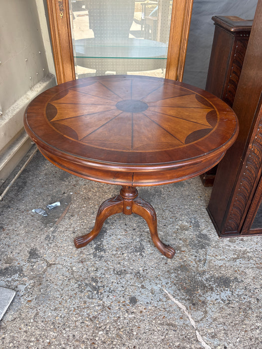 NOT OLD ROUND DECORATIVE TOP TABLE