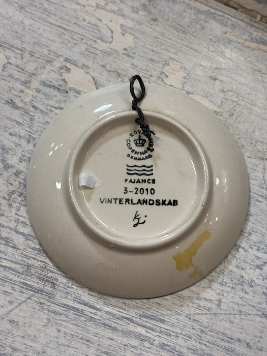 ROYAL COPENHAGEN COUPLE IN HORSE DRAWN SLED BUTTER PAT