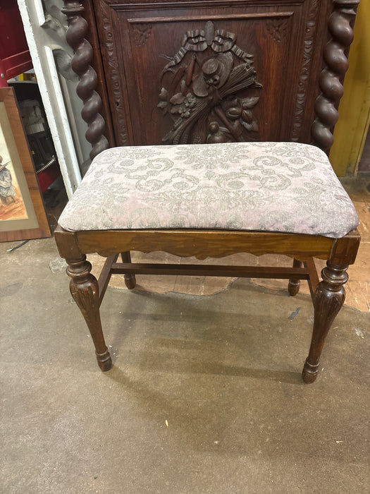 SMALL 1930'S VANITY BENCH
