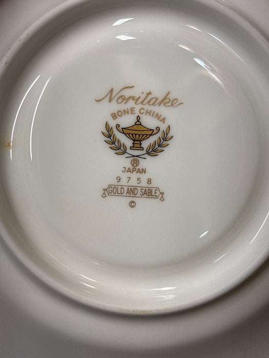 14 5 PIECE PLACE SETTINGS OF NORTAKE GOLD AND SABLE CHINA DINNERWARE