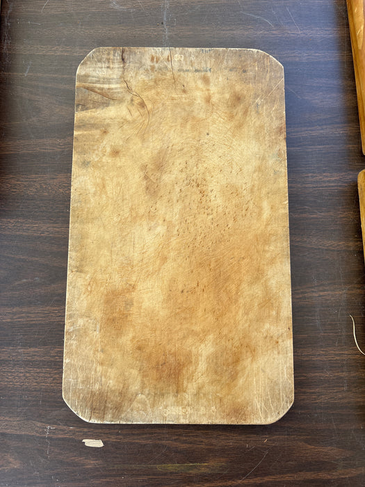MAPLE WOOD CUTTING BOARD WITH CANTED CORNER