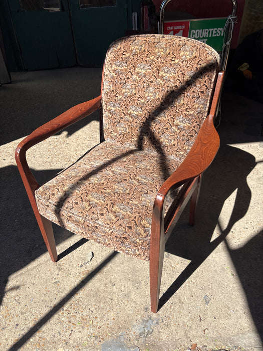 VINTAGE MODERN BEECH OFFICE CHAIRS 1 EACH OF 4