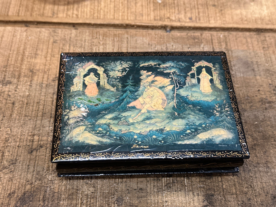 MEDIUM RUSSIAN BOX AS FOUND