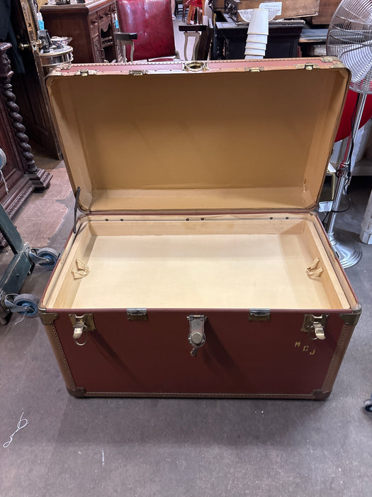 STREAMER TRUNK BY HARTMAN CIRCA 1940'S