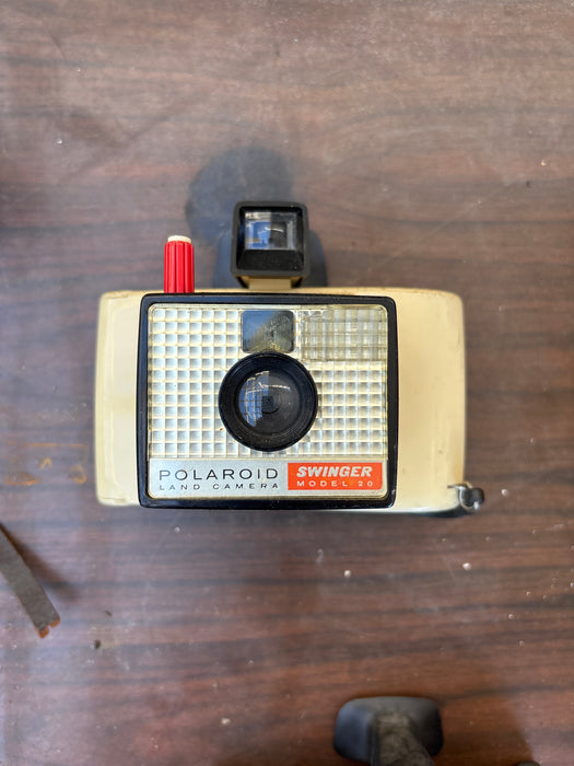 POLAROID SWINGER LAND CAMERA