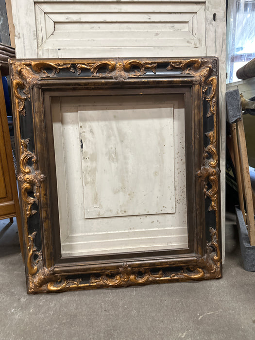 MEDIUM BLACK AND GOLD ORNATE FRAME