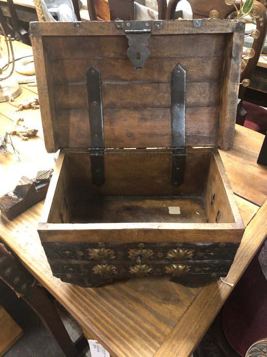 SMALL INDIAN METAL STRAP BOX