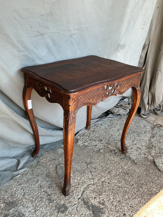 SMALL HOOF FEET LOUIS XVI TURTLE TABLE