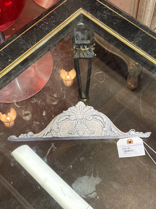 MISCELLANEOUS DECOR ITEM $20