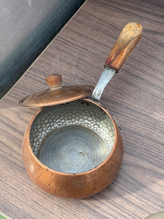 HAMMERED COPPER POT WITH LID