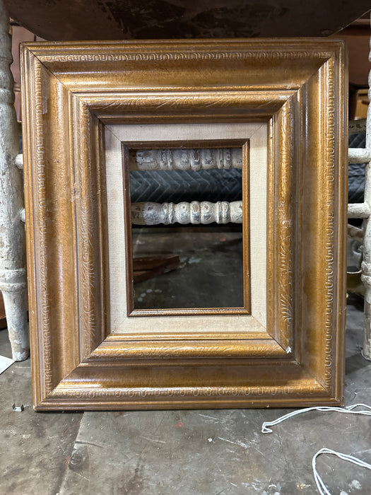 SMALL GOLD FRAME WITH LINEN FILET AS FOUND