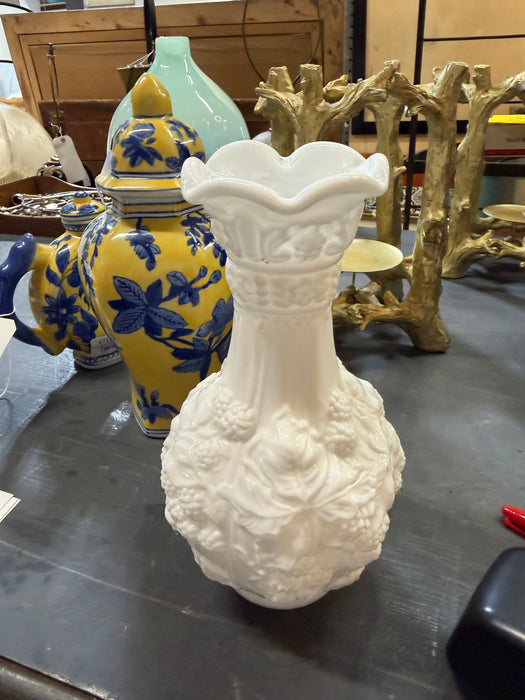 WHITE NOT OLD VASE