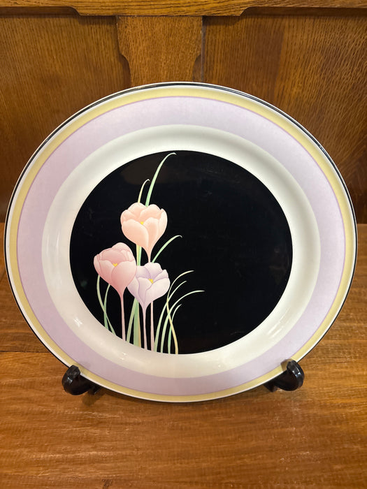PASTEL LAVENDER KOREAN TULIP PLATE ON BLACK PLATE STAND
