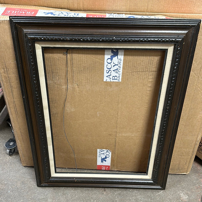 BROWN FRAME WITH LINEN FILET