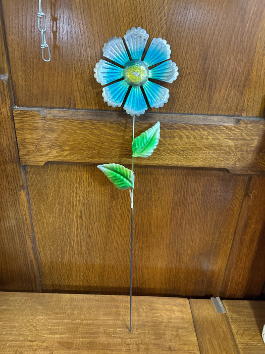 SILVER AND BLUE METAL  FLOWER GARDEN STAKE 1 OF 9