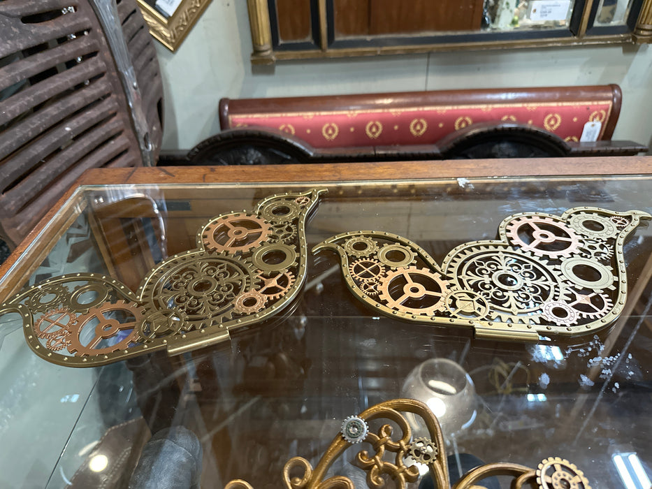 PAIR OF PLASTIC GEARS