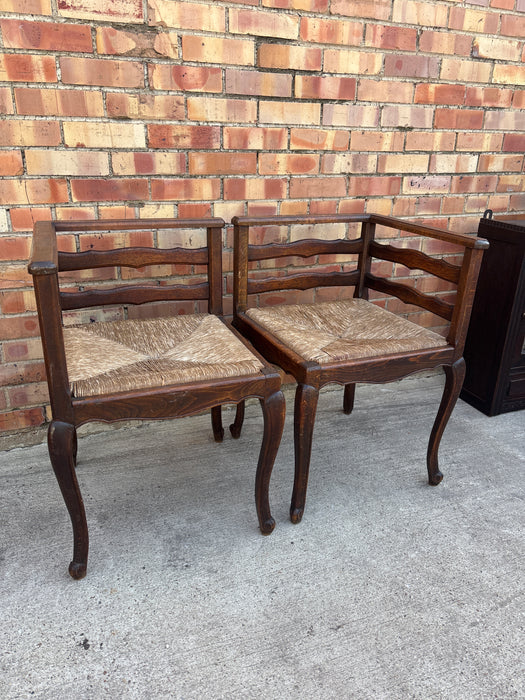 PAIR OF LOUIS XV LADDER BACK OAK RUSH CORNER CHAIRS