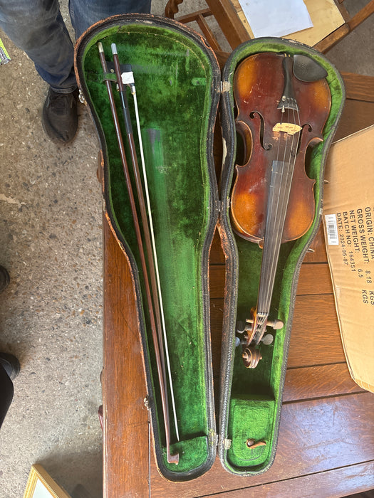 CONSERVATORY VIOLIN IN CASE COPY OF JOSEPH GUARNERIUS MADE IN GERMANY - AS FOUND