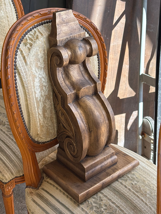 GILTWOOD CARVED CORBEL