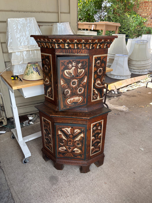 1805 SWEDISH PAINTED PINE CORNER CABINET